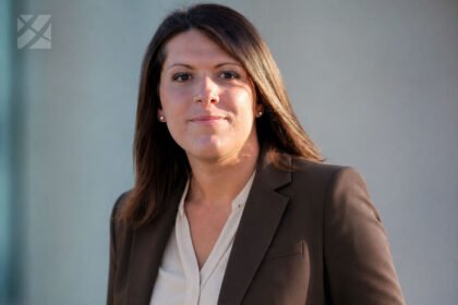 Rachel Garrat-Valcarcel
