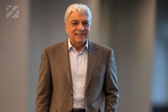 Enrico Macias et sa nouvelle compagne